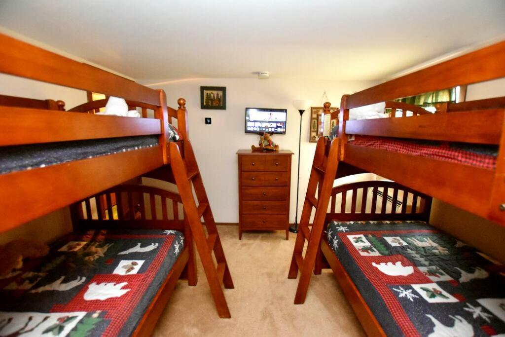 3-Bedroom Vacation Home Steps To Camelback Ski Area Ski-In Ski-Out Crescent Lake Extérieur photo