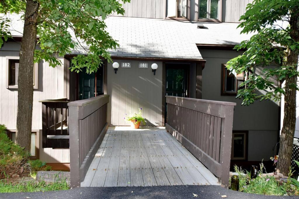 3-Bedroom Vacation Home Steps To Camelback Ski Area Ski-In Ski-Out Crescent Lake Extérieur photo